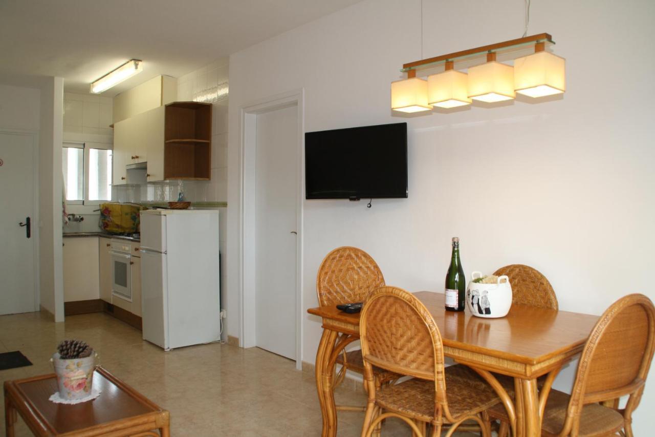 Apartaments Margarita Sabina Pinell Platja d'Aro  Exterior foto